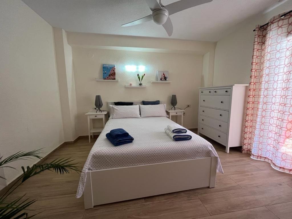 Apartamento 2 Dormitorios En Primera Linea De Playa San Cristobal Almuñécar エクステリア 写真